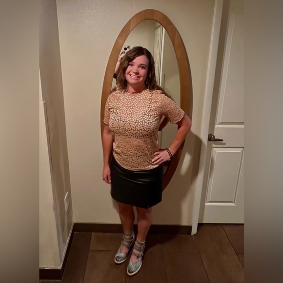 ccdancequeen is LIVE!! 🎉 Like this listing to be notified of my LIVE shows!! - Picture 8 of 15